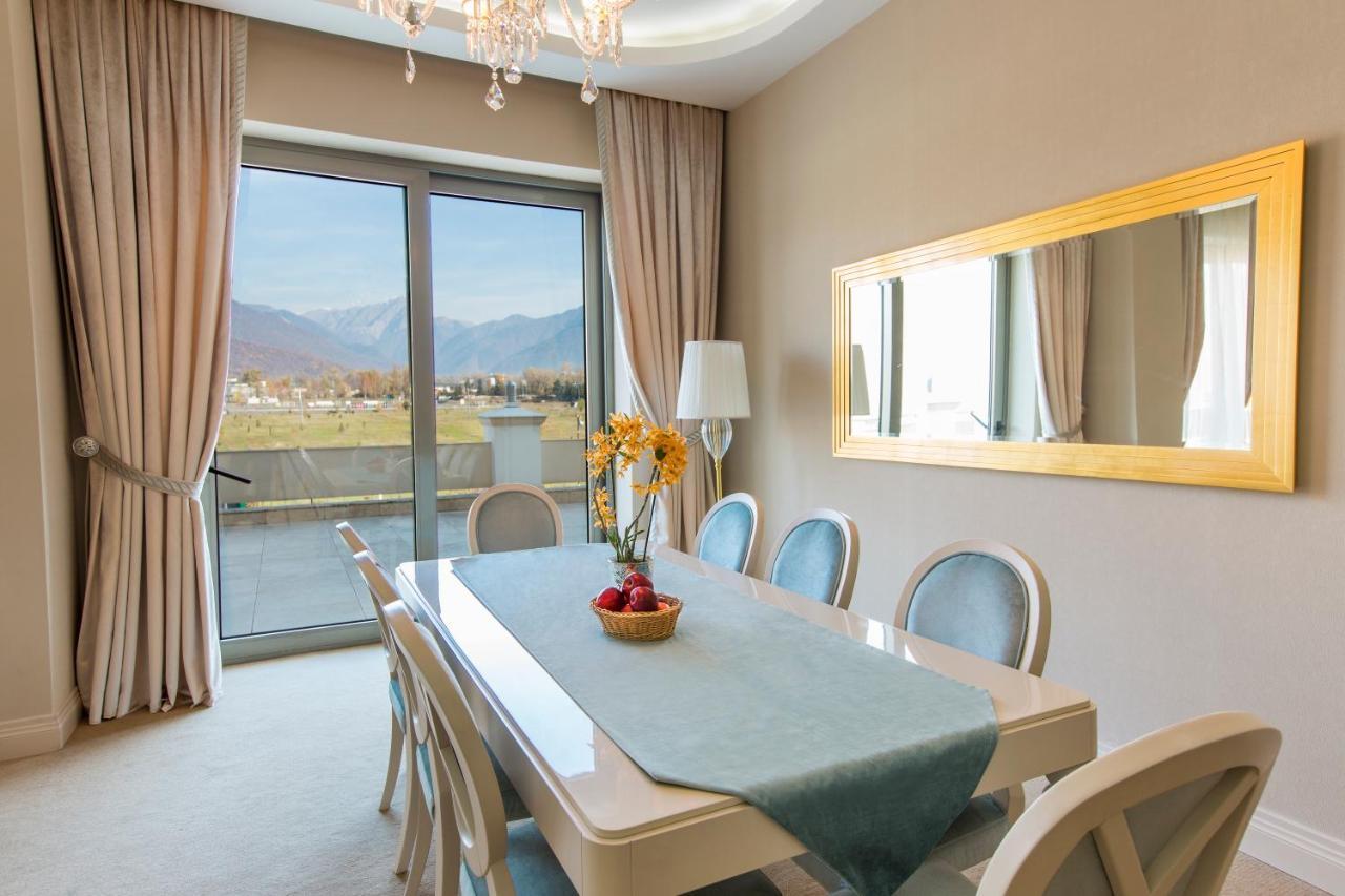 Gabala Garden Hotel Ngoại thất bức ảnh A dining room