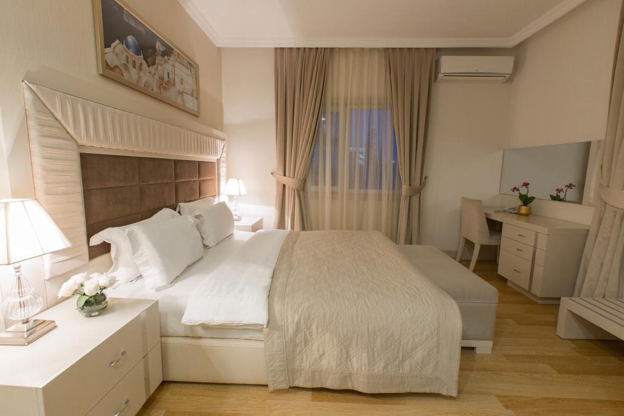 Gabala Garden Hotel Ngoại thất bức ảnh A bedroom in a hotel