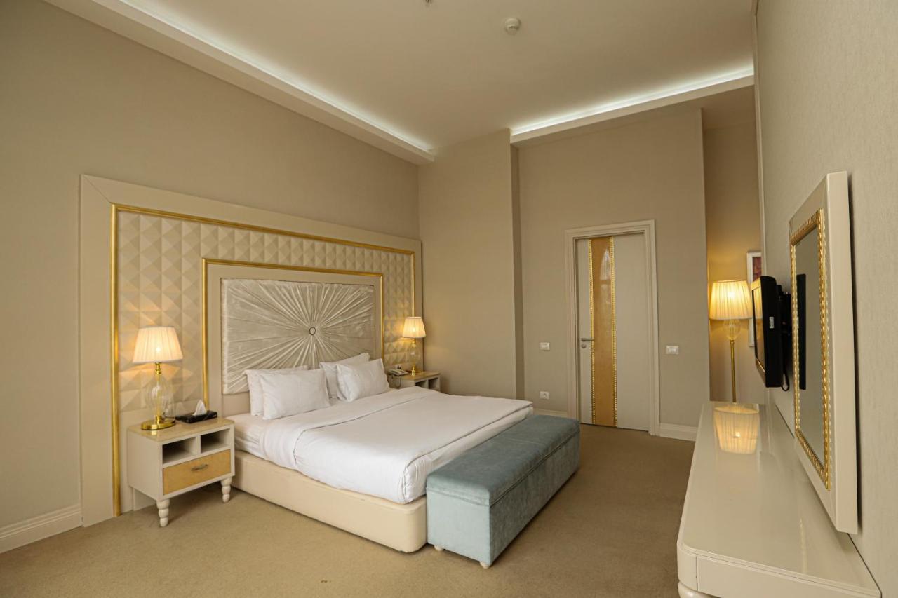 Gabala Garden Hotel Ngoại thất bức ảnh A bedroom at the hotel