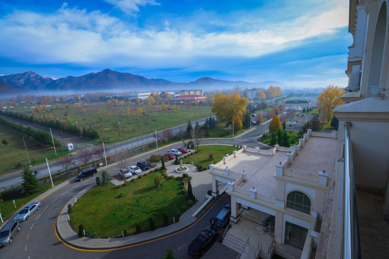 Gabala Garden Hotel Ngoại thất bức ảnh View of the hotel